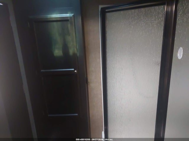 45818208 :رقم المزاد ، 1UJBJSBP5G1V30061 vin ، 2016 Jayco Other مزاد بيع