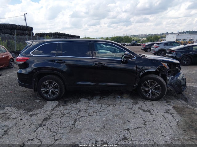 5TDBZRFH2HS471690 Toyota Highlander Le