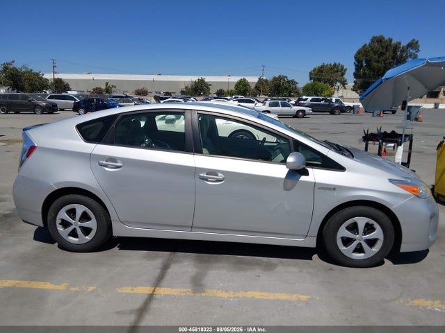Toyota Prius Two 2015 JTDKN3DU0F0446165 Image 13
