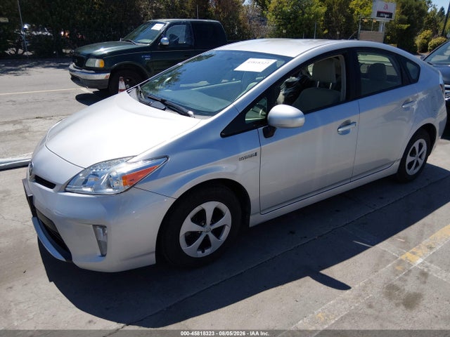 Toyota Prius Two 2015 JTDKN3DU0F0446165 Image 2