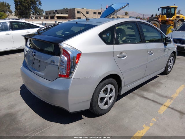 Toyota Prius Two 2015 JTDKN3DU0F0446165 Image 4