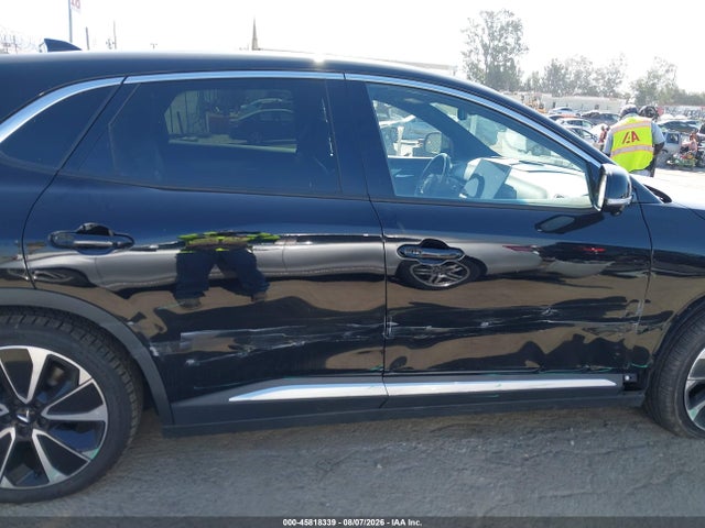 Продажа на аукционе авто 2023 Vinfast Vf 8 Plus, vin: RLLV1AFA5PH002627, номер лота: 45818339