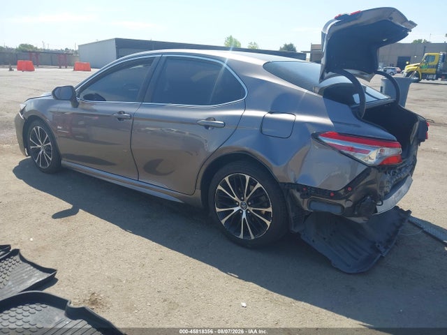4T1B11HK2JU571366 Toyota CAMRY SE