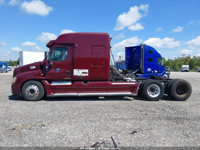 Продажа на аукционе авто 2010 Freightliner Cascadia 125, vin: 1FUJGLDRXASAK8951, номер лота: 45818455