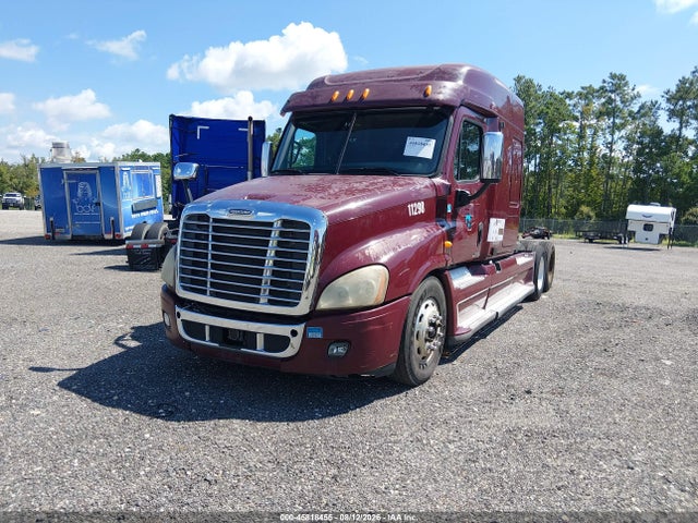 Продажа на аукционе авто 2010 Freightliner Cascadia 125, vin: 1FUJGLDRXASAK8951, номер лота: 45818455