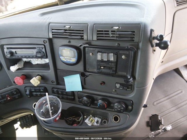 Продажа на аукционе авто 2010 Freightliner Cascadia 125, vin: 1FUJGLDRXASAK8951, номер лота: 45818455