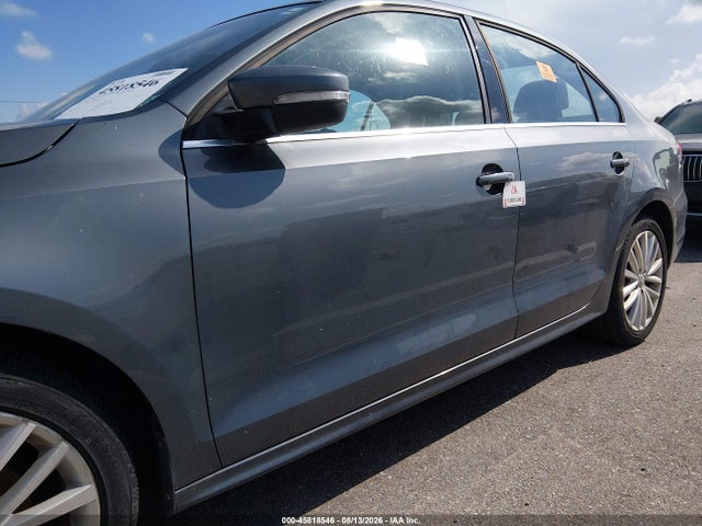 3VWL07AJXEM382715 Volkswagen Jetta 1.8t Sel