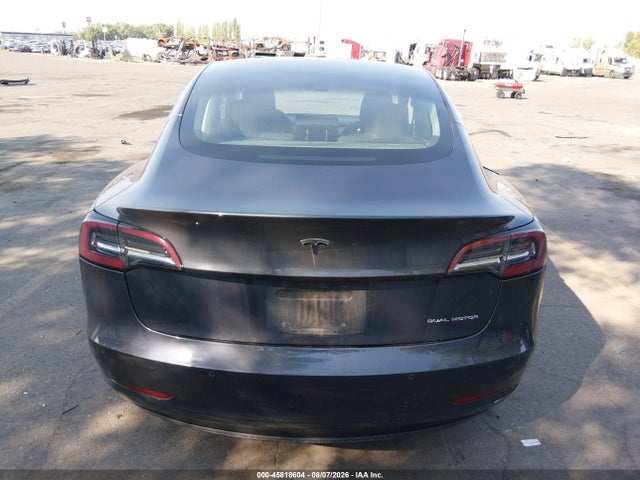 Tesla Model 3 Long Range/performance 2018 5YJ3E1EB3JF132302 Image 16