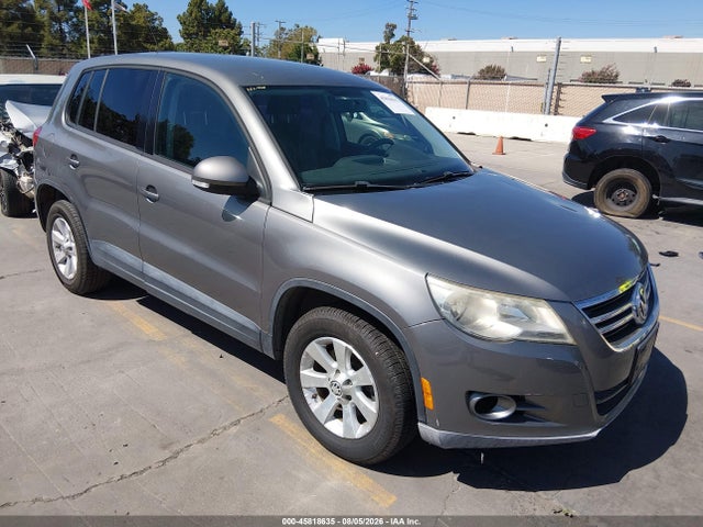 Auction sale of the 2010 Volkswagen Tiguan S/se/sel/wolfsburg Edition, vin: WVGAV7AX8AW533864, lot number: 45818635