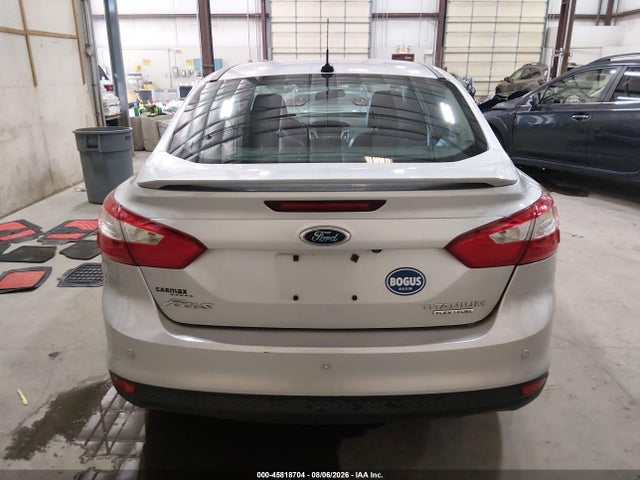 Ford Focus Titanium 2014 1FADP3J27EL247350 Image 17