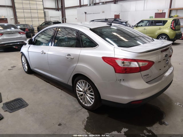 Ford Focus Titanium 2014 1FADP3J27EL247350 Image 3