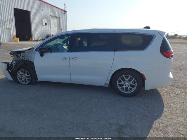 2026 Chrysler Pacifica Select მანქანა იყიდება აუქციონზე, vin: 2C4RC1BG9TR273639, აუქციონის ნომერი: 45818733