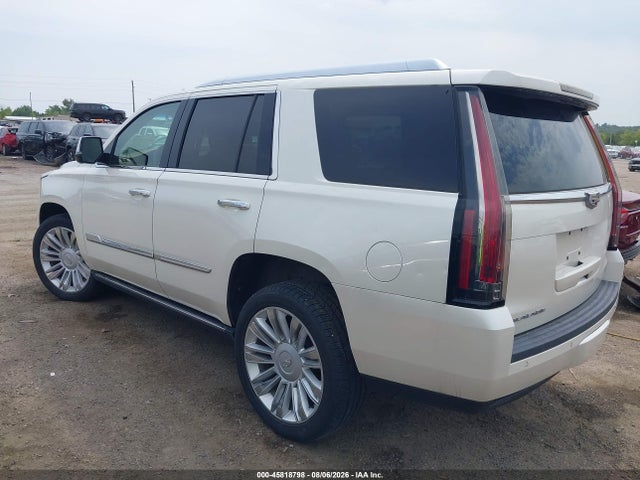 45818798 :رقم المزاد ، 1GYS4PKJ3FR697979 vin ، 2015 Cadillac Escalade Platinum مزاد بيع