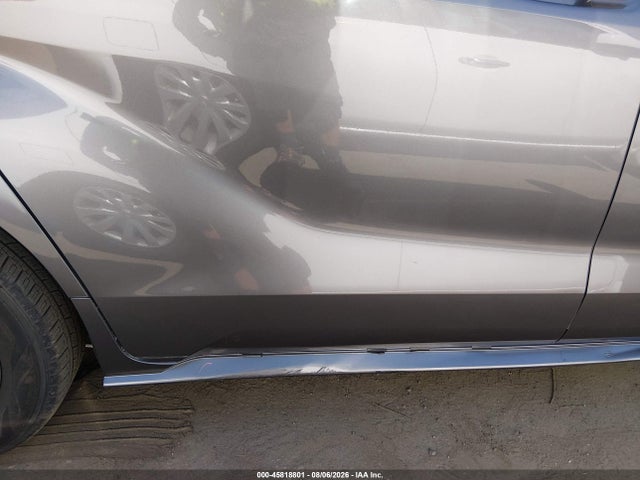 Toyota SIENNA XLE 2022 5TDJRKEC5NS101046 Image 17