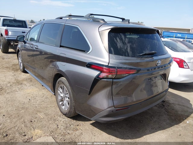 Toyota SIENNA XLE 2022 5TDJRKEC5NS101046 Image 3