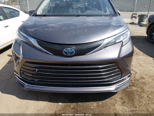 Toyota SIENNA XLE 2022 5TDJRKEC5NS101046 Image 6