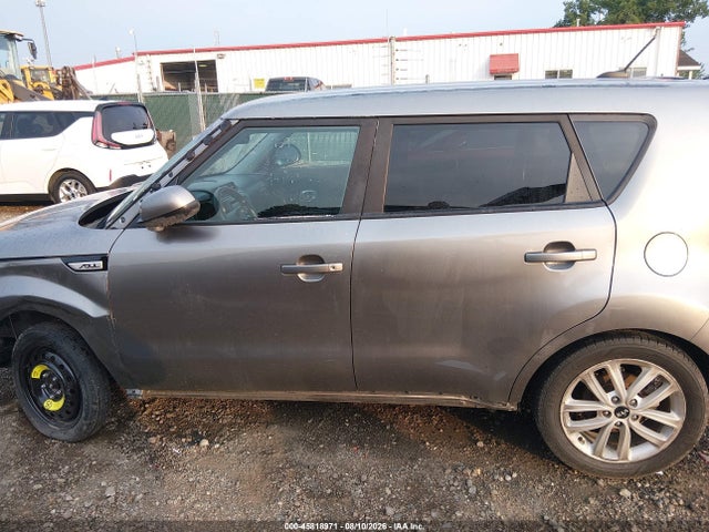 Продаж на аукціоні авто 2018 Kia Soul +, vin: KNDJP3A53J7611807, номер лоту: 45818971