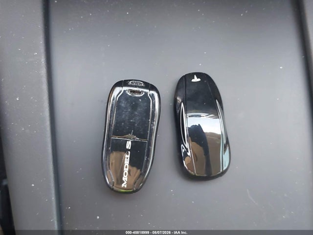 45818999 :رقم المزاد ، 5YJSA1E11HF195892 vin ، 2017 Tesla Model S 60/75 مزاد بيع