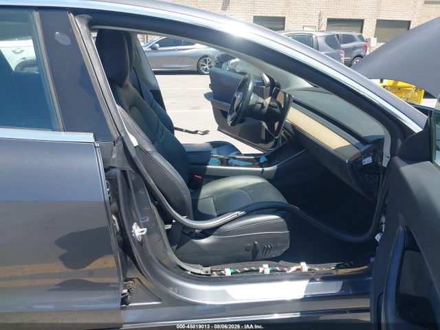 Продаж на аукціоні авто 2018 Tesla Model 3 Long Range/mid Range, vin: 5YJ3E1EA1JF006950, номер лоту: 45819013