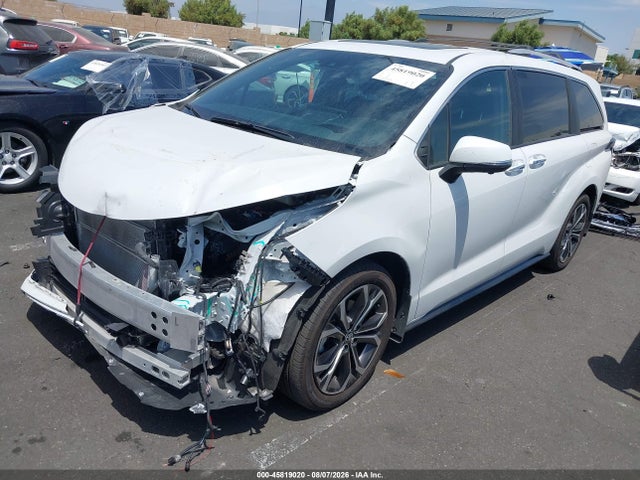 5TDERKEC2SS289408 Toyota Sienna Platinum