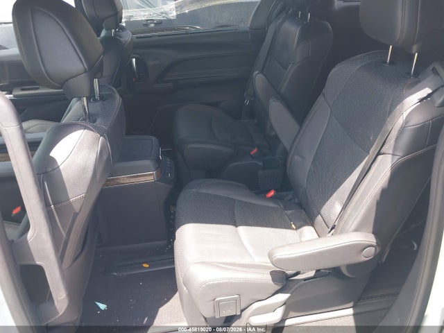 5TDERKEC2SS289408 Toyota Sienna Platinum