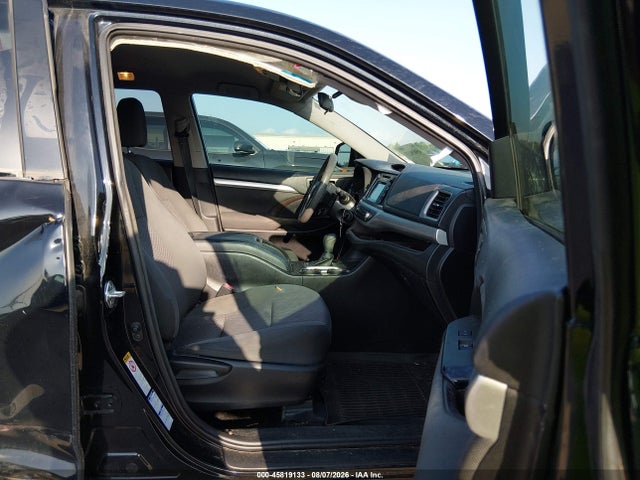 45819133 :رقم المزاد ، 5TDBZRFH1HS409021 vin ، 2017 Toyota Highlander Le مزاد بيع