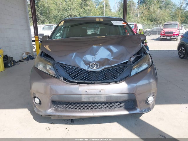 5TDXK3DC8FS635665 Toyota Sienna Se 8 Passenger