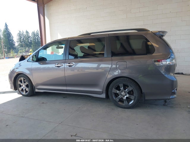 5TDXK3DC8FS635665 Toyota Sienna Se 8 Passenger
