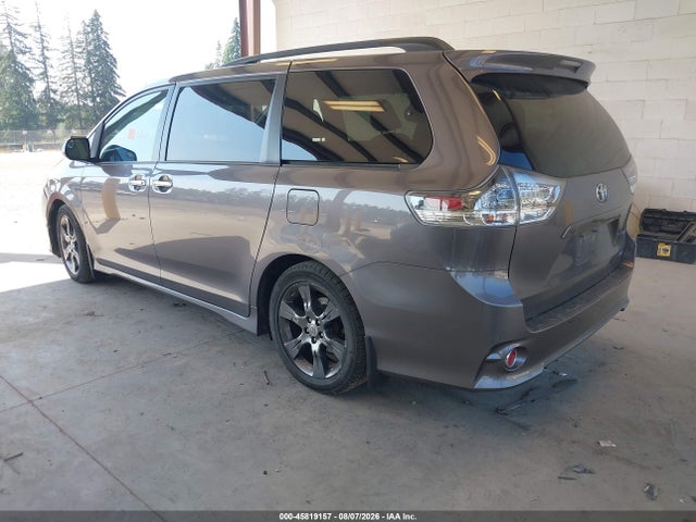 5TDXK3DC8FS635665 Toyota Sienna Se 8 Passenger