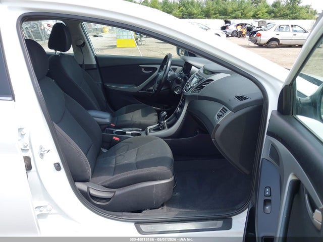 Продажа на аукционе авто 2015 Hyundai Elantra Se, vin: 5NPDH4AE7FH576739, номер лота: 45819166