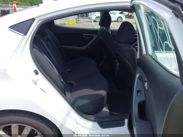Продажа на аукционе авто 2015 Hyundai Elantra Se, vin: 5NPDH4AE7FH576739, номер лота: 45819166