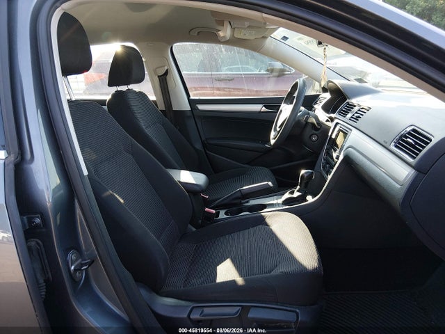 Продаж на аукціоні авто 2017 Volkswagen Passat 1.8t S, vin: 1VWAT7A38HC052755, номер лоту: 45819554