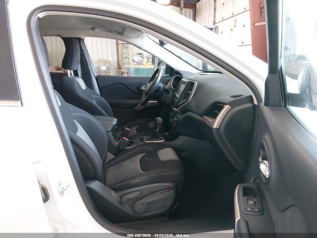 2018 Jeep Cherokee Latitude 4x4 მანქანა იყიდება აუქციონზე, vin: 1C4PJMCB6JD528474, აუქციონის ნომერი: 45819568