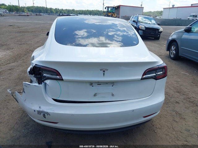 Tesla Model 3 Standard Range Plus Rear-wheel Drive 2021 5YJ3E1EA8MF041540 Image 16