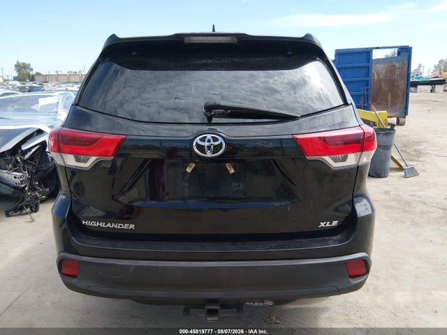 45819777 :رقم المزاد ، 5TDKZRFH2JS541887 vin ، 2018 Toyota Highlander Xle مزاد بيع