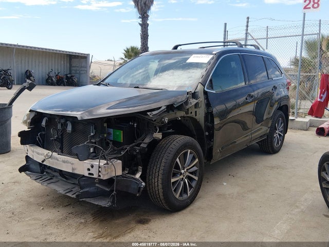 45819777 :رقم المزاد ، 5TDKZRFH2JS541887 vin ، 2018 Toyota Highlander Xle مزاد بيع