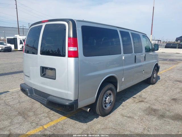 Chevrolet Express 2500 Ls 2019 1GAWGEFGXK1341659 Image 4