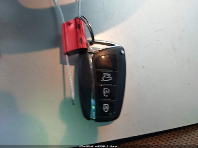 Продажа на аукционе авто 2017 Hyundai Santa Fe Limited Ultimate, vin: KM8SR4HF8HU195425, номер лота: 45819811