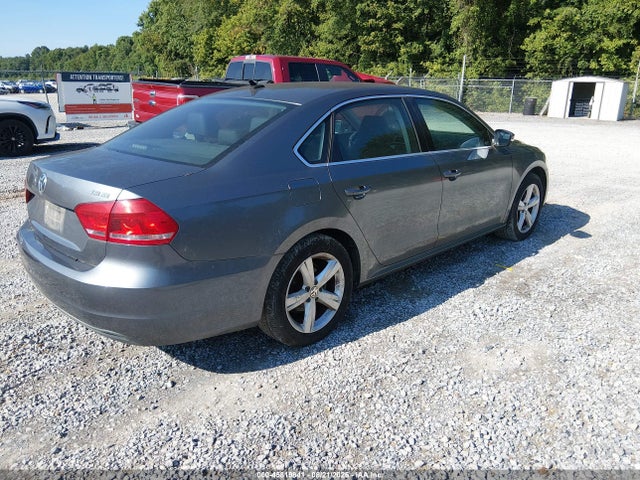 2015 Volkswagen Passat 1.8t Se მანქანა იყიდება აუქციონზე, vin: 1VWBS7A30FC055895, აუქციონის ნომერი: 45819841