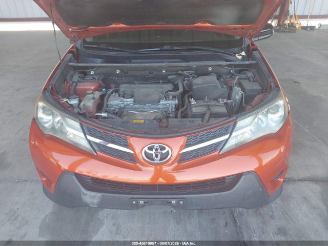 2T3ZFREV8FW141711 Toyota RAV4 LE