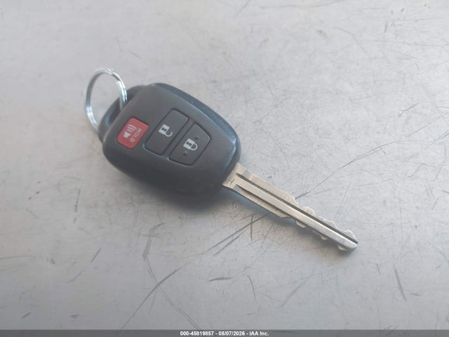 2T3ZFREV8FW141711 Toyota RAV4 LE