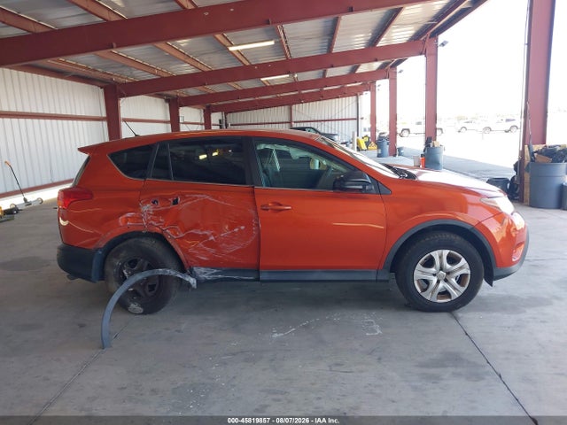 2T3ZFREV8FW141711 Toyota RAV4 LE