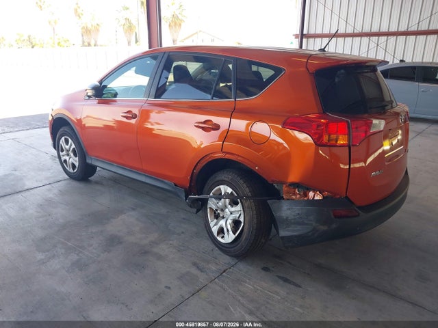 2T3ZFREV8FW141711 Toyota RAV4 LE