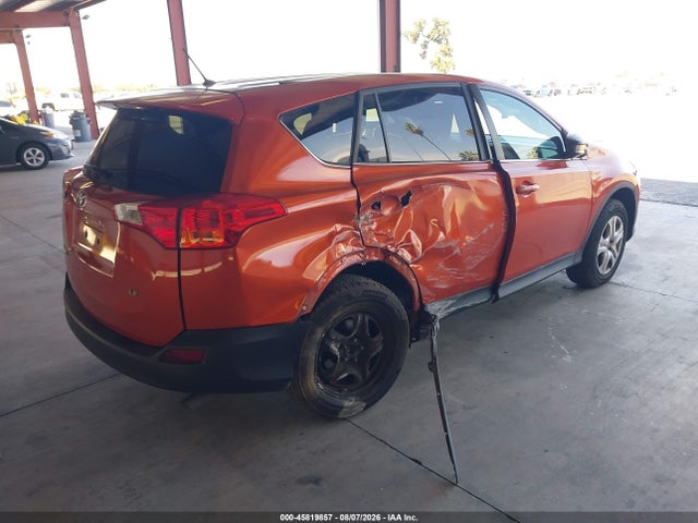 2T3ZFREV8FW141711 Toyota RAV4 LE