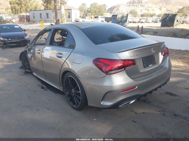 W1K3G4EB8LW047844 Mercedes-Benz A 220