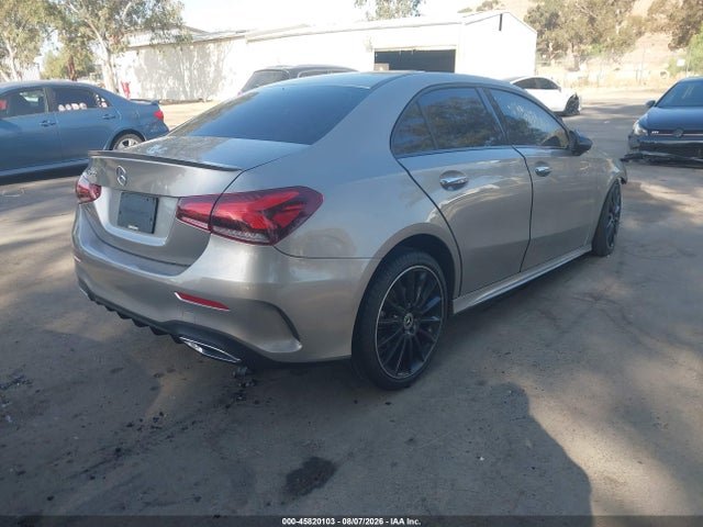 W1K3G4EB8LW047844 Mercedes-Benz A 220