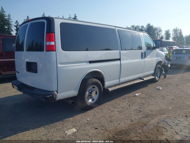 1GAZGPFP4S1257796 Chevrolet Express Passenger Rwd 3500 Extended Wheelbase Lt
