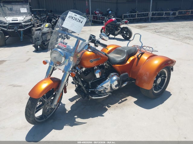 45820284 :رقم المزاد ، 1HD1MCM13FB859561 vin ، 2015 Harley-davidson Flrt Free Wheeler مزاد بيع