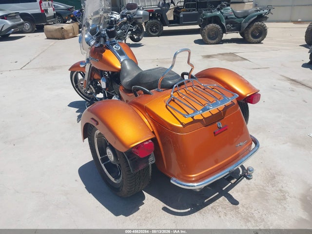 45820284 :رقم المزاد ، 1HD1MCM13FB859561 vin ، 2015 Harley-davidson Flrt Free Wheeler مزاد بيع