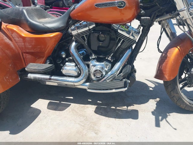 45820284 :رقم المزاد ، 1HD1MCM13FB859561 vin ، 2015 Harley-davidson Flrt Free Wheeler مزاد بيع